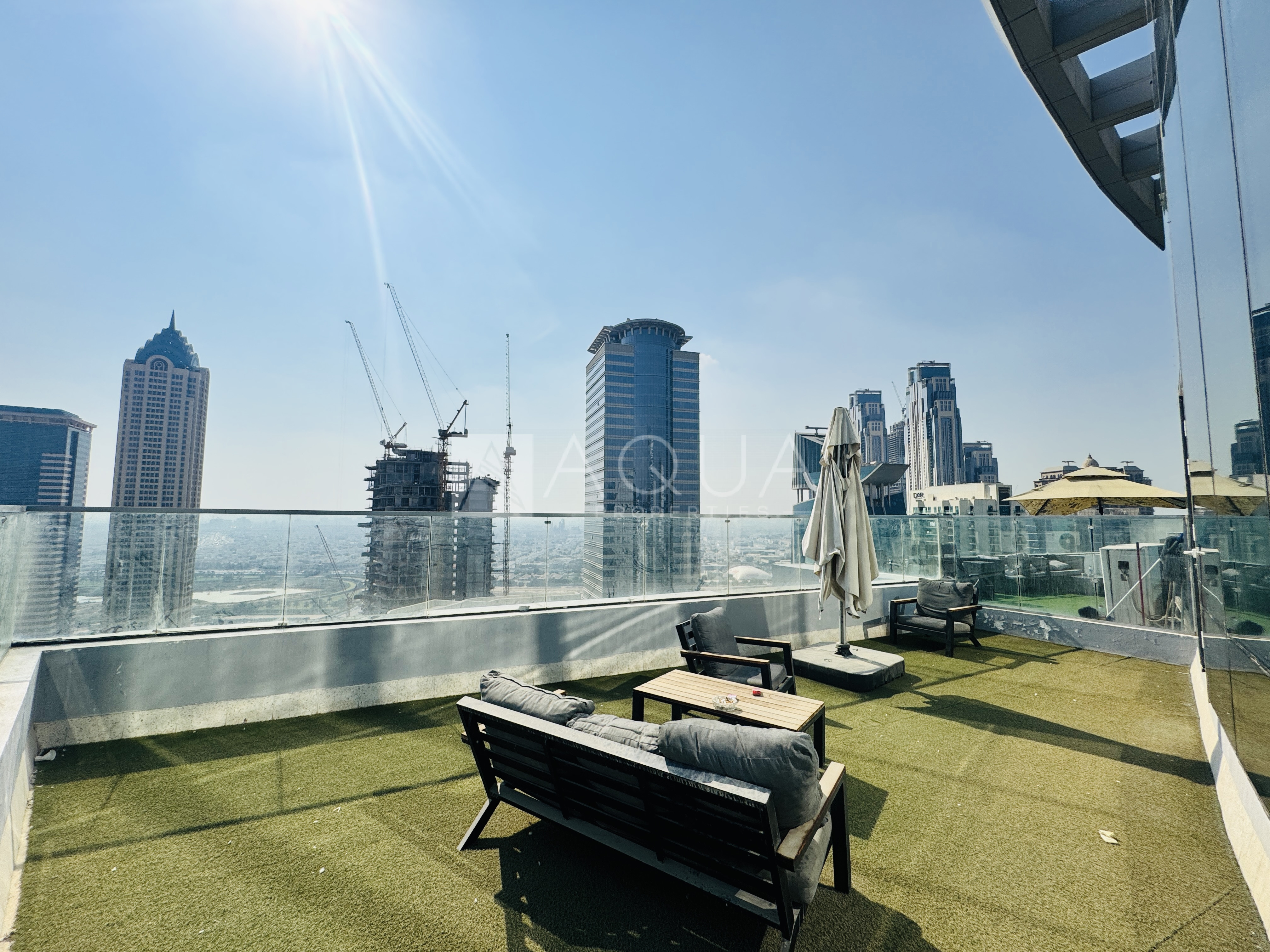 High-Floor Office | Fitted | Community View