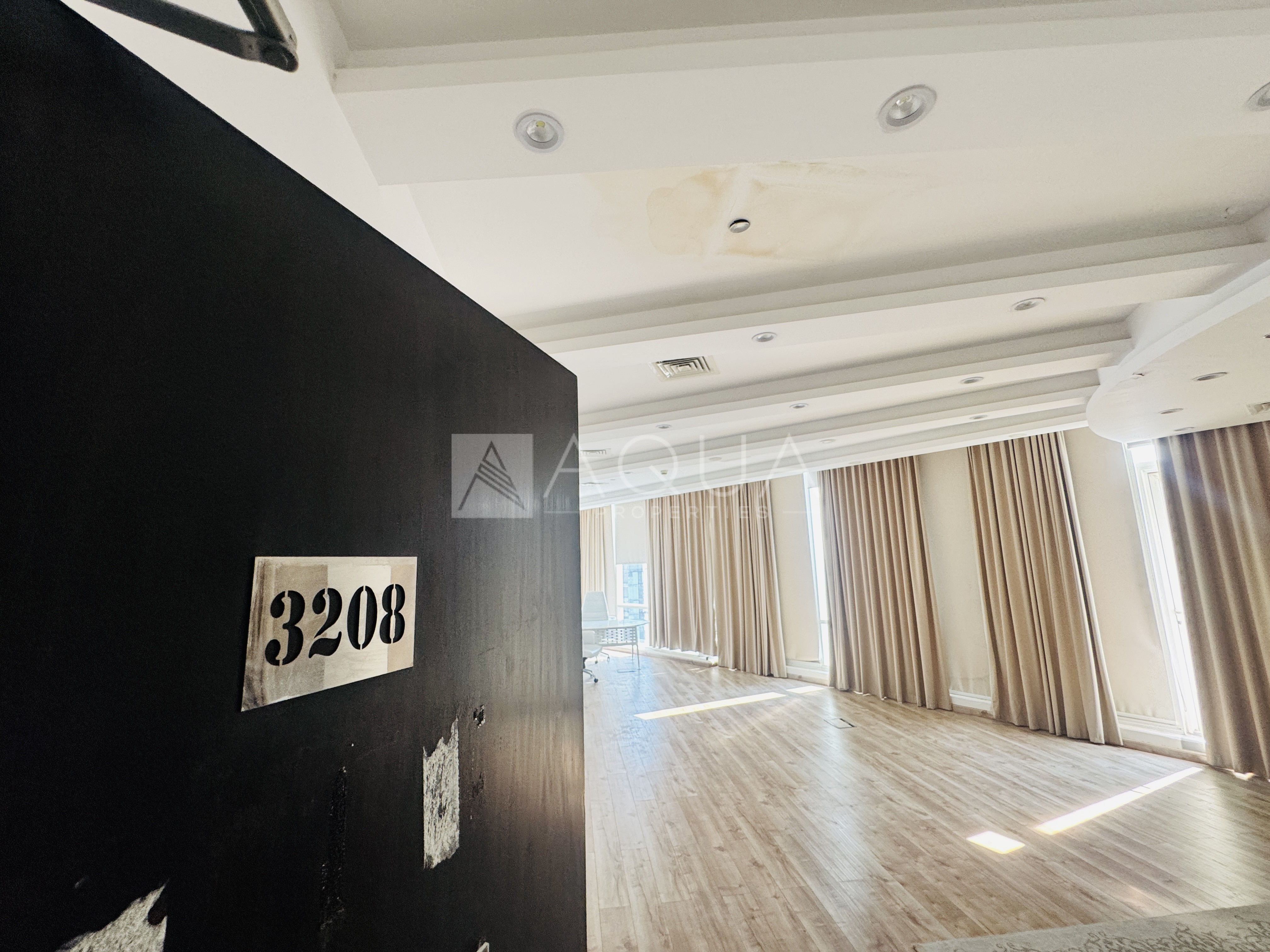 High-Floor Office | Fitted | Community View