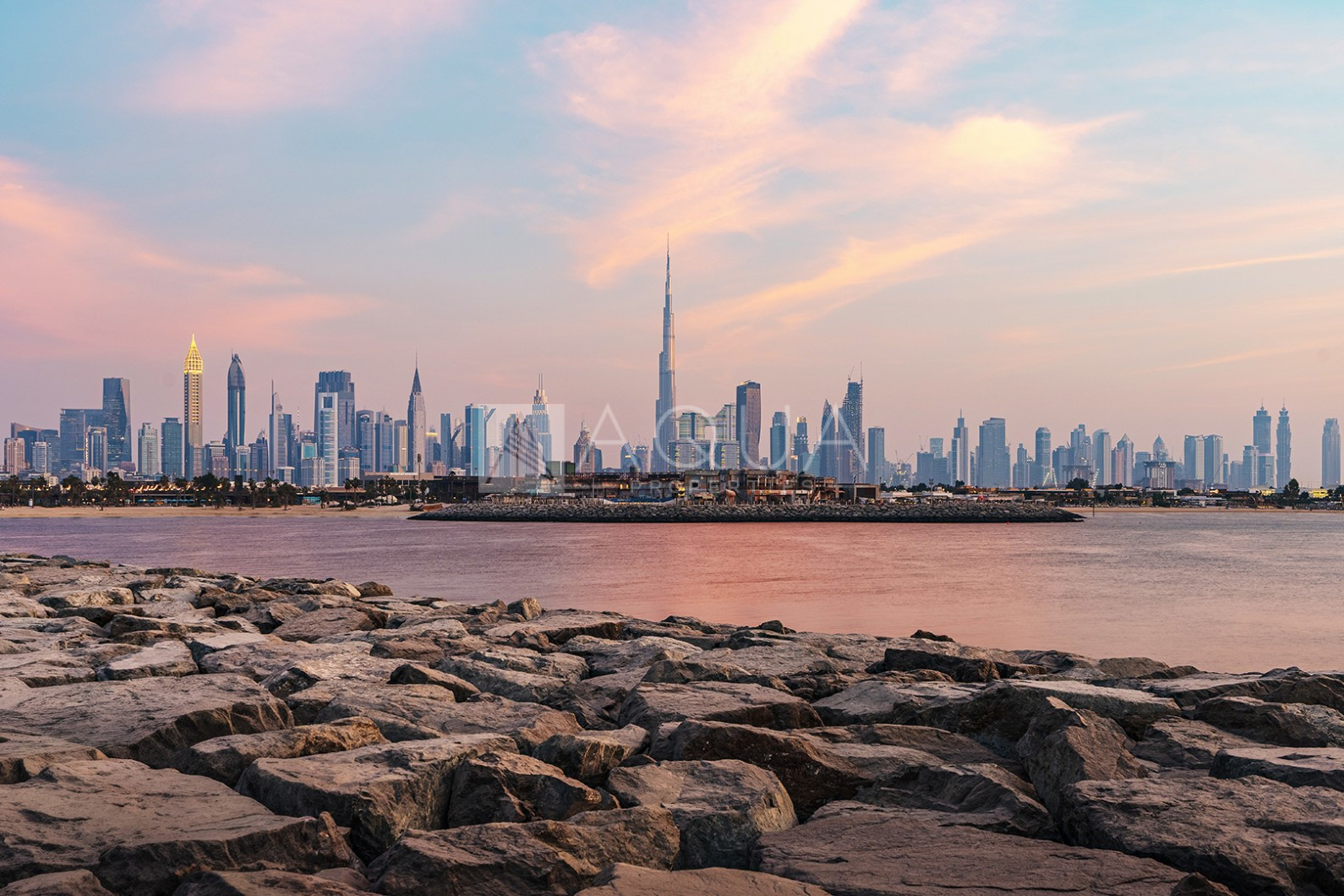 LUXURY DÉCOR | UNRIVALED VIEWS | VACANT 