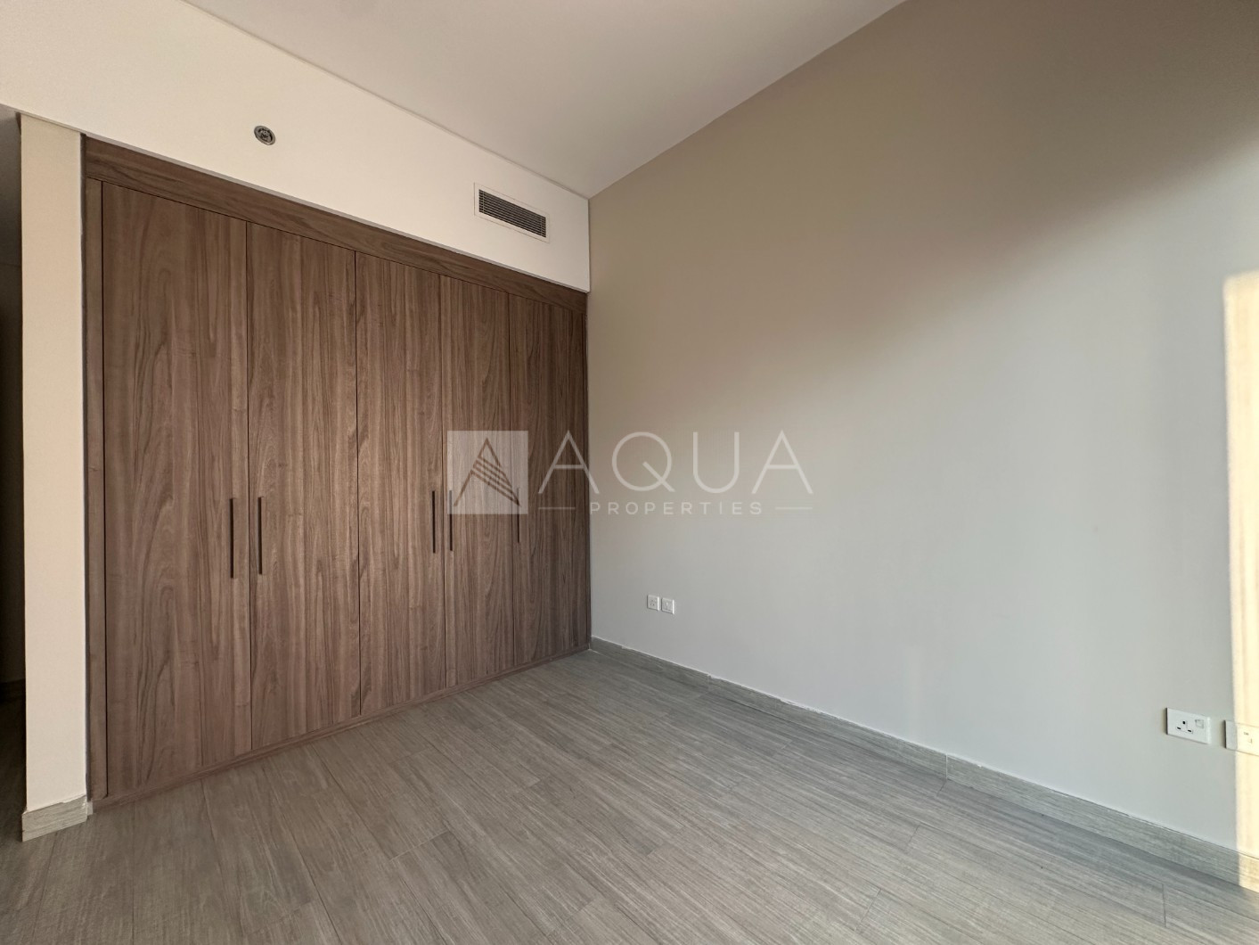 Ready to Move | Partial Burj Khalifa & Canal View | 4 Cheques