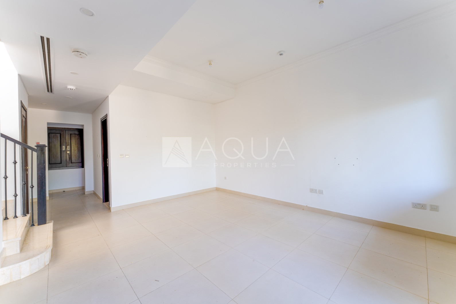 Single Row | Type D+ | Landscaped | Vacant