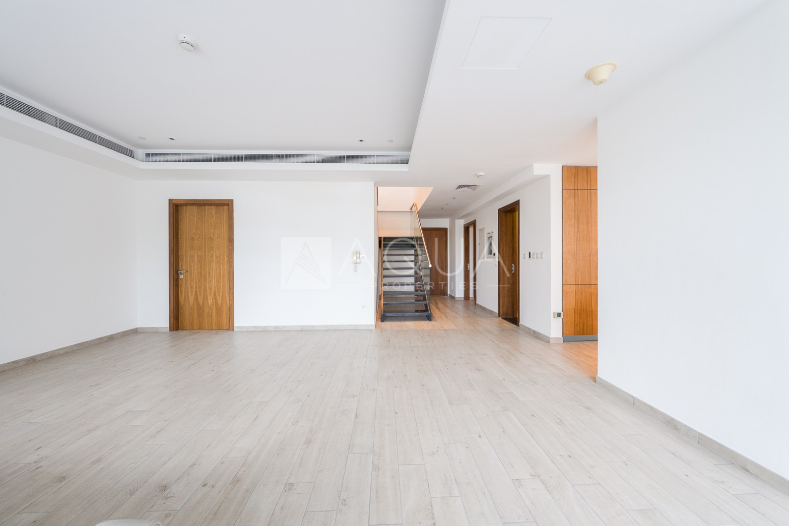 Luxury Duplex | Park View | Private Garage