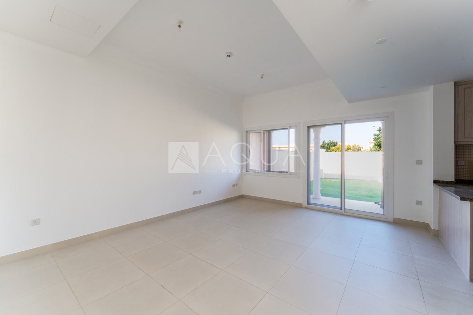 Single Row | Type D+ | Landscaped | Vacant