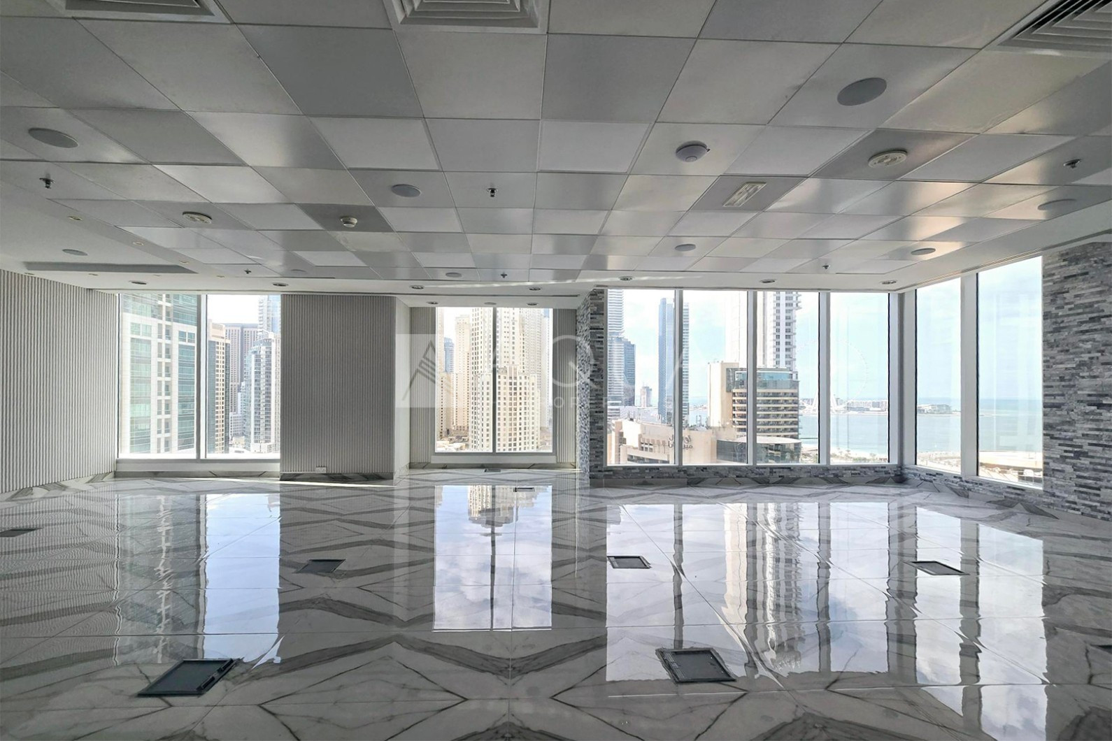 Panoramic View | Vibrant | Free DEWA    