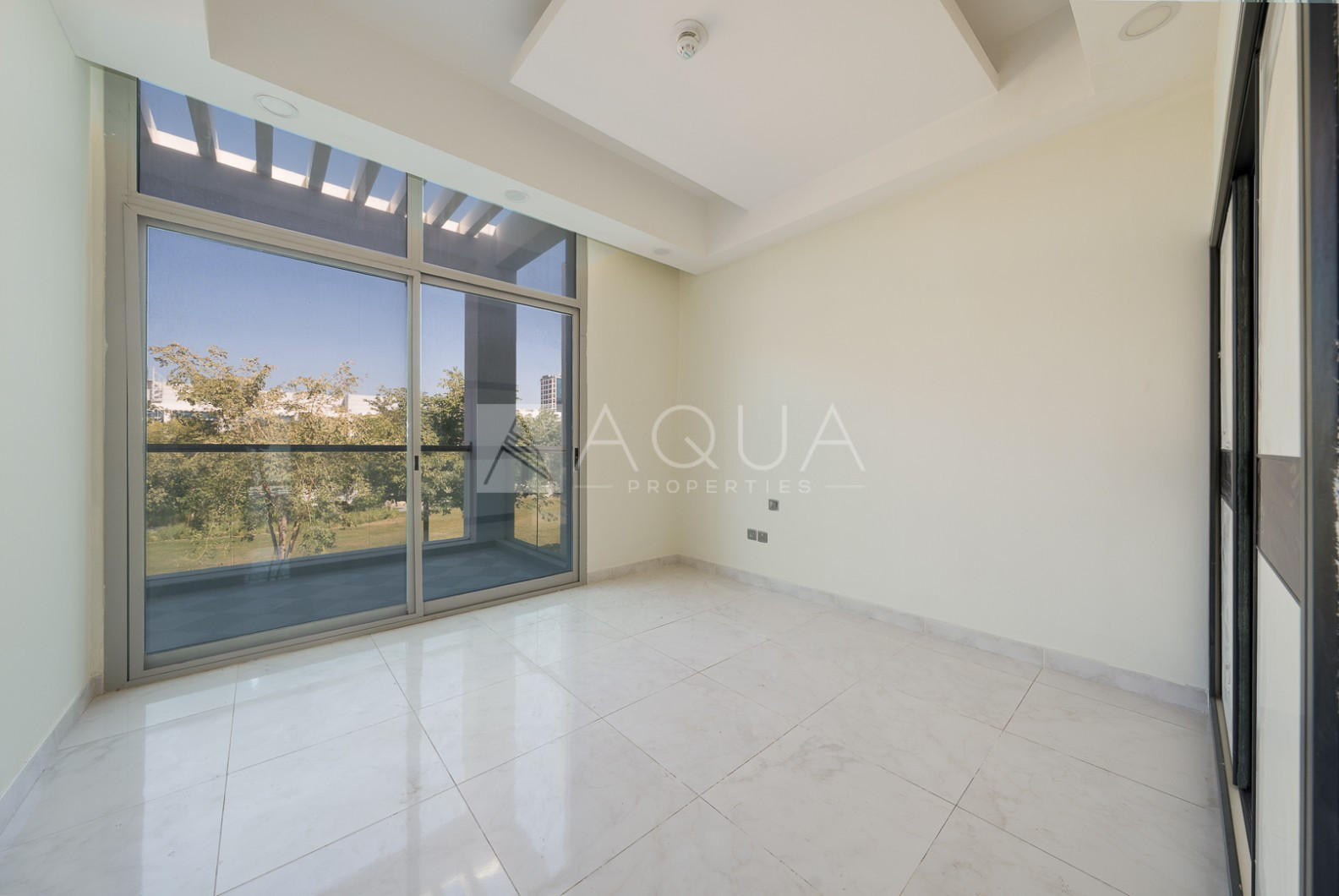 Vacant l Vastu | Single Row l Near Park 