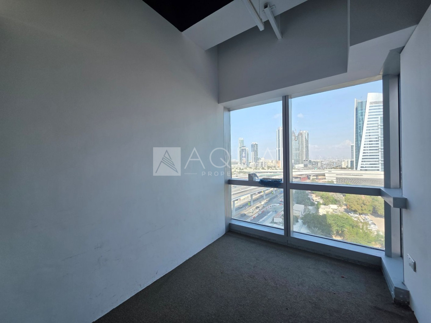 Fully Fitted | Close to the Metro | Vacant