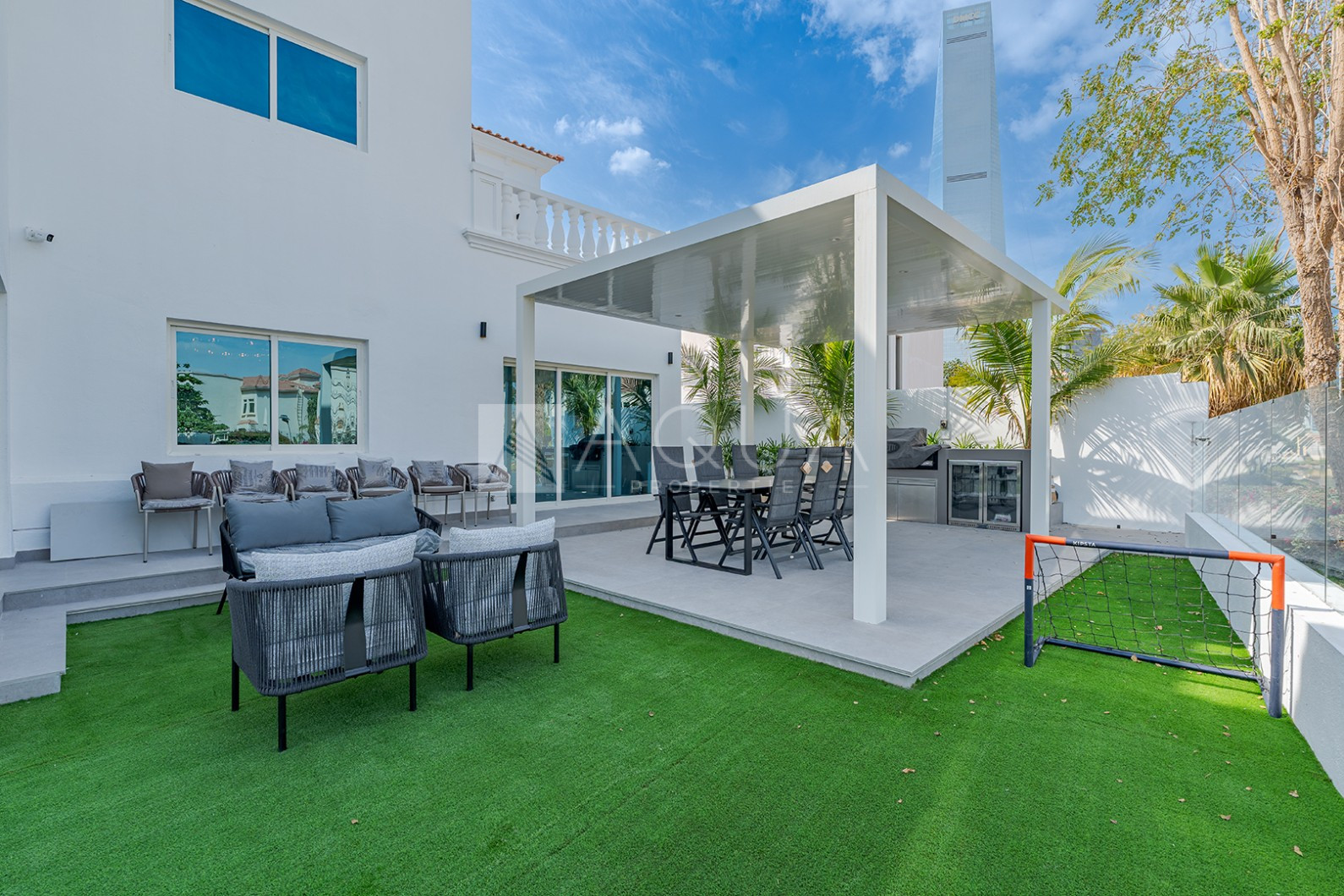Miami Style Fully Renovated 5 BR Full Lake View
