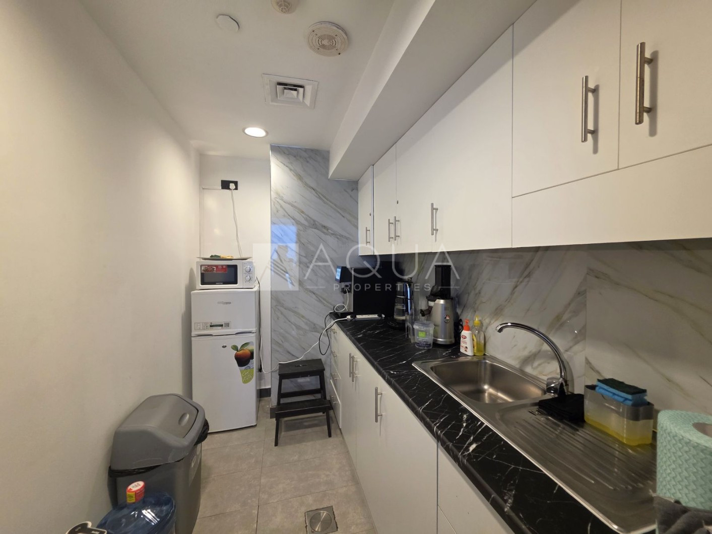 Fully fitted| Not furnished| Available  