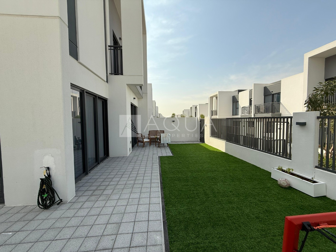 VASTU l CORNER 4 BED | VACANT ON TRANSFER