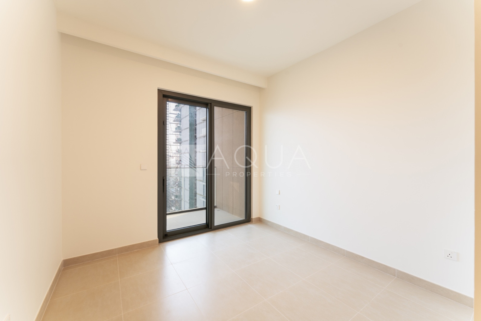 Burj Khalifa & Sea View l Beach Access  