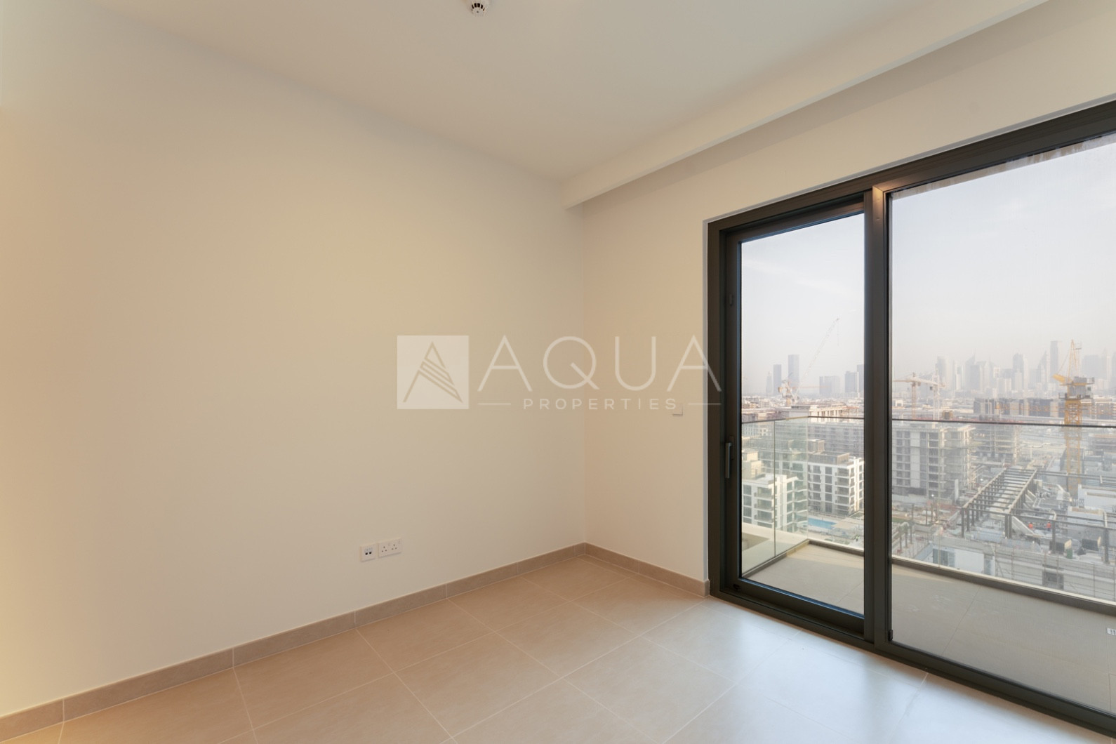 Burj Khalifa & Sea View l Beach Access  