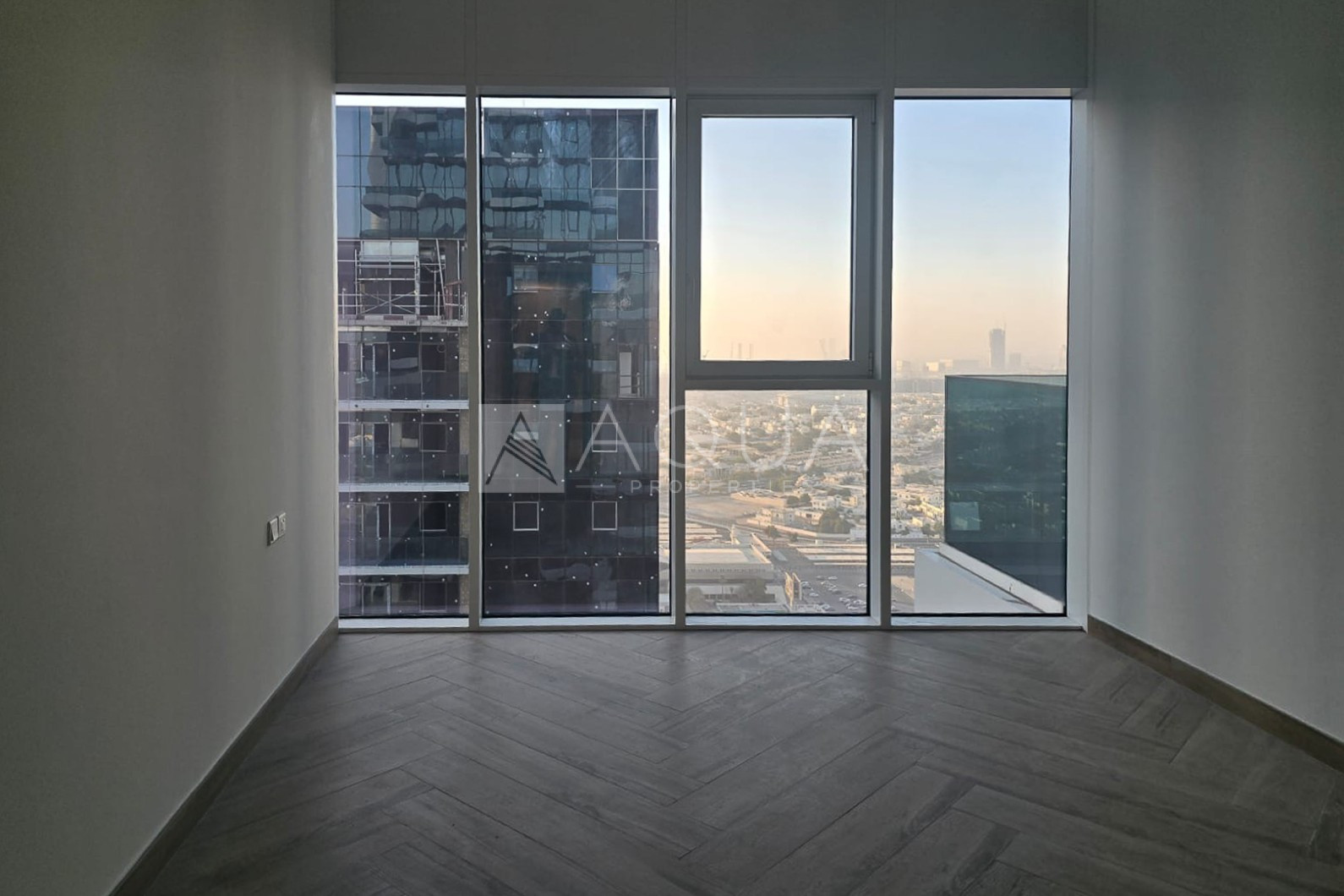 Corner Layout | Zaabeel Palace View     