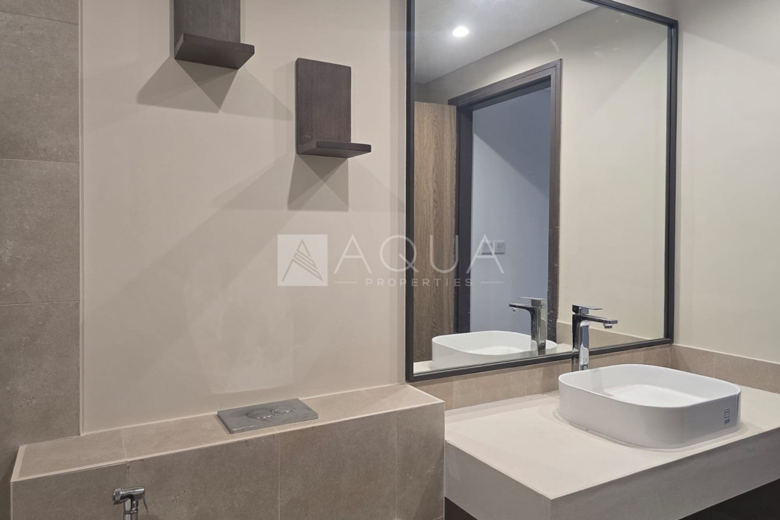 Corner Layout | Zaabeel Palace View     