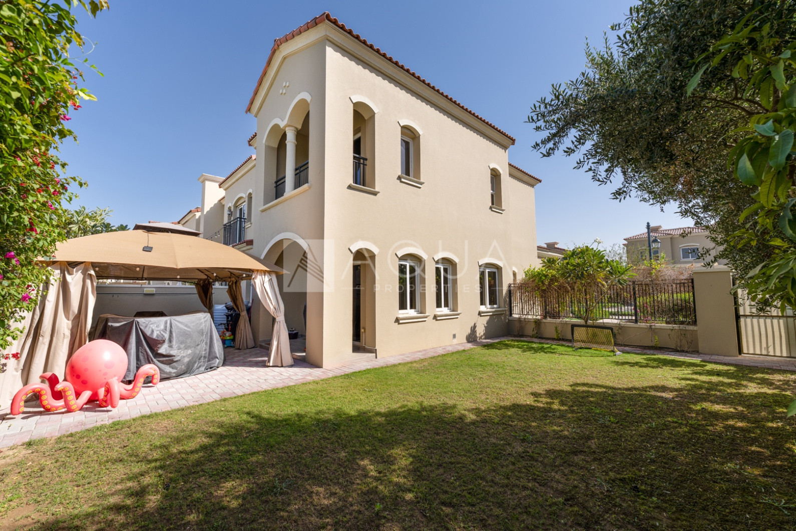 EXCLUSIVE | BIGGEST PLOT | CORNER END  