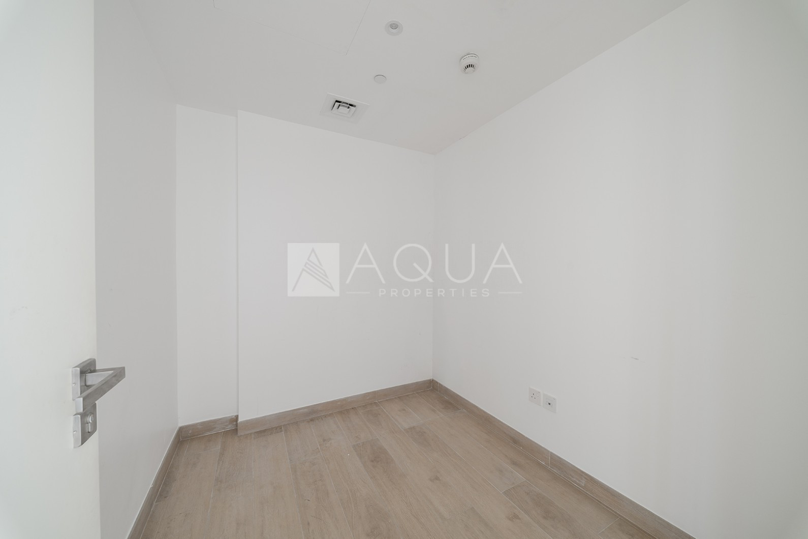 NEGOTIABLE PRICE | BEACHFRONT | VACANT  