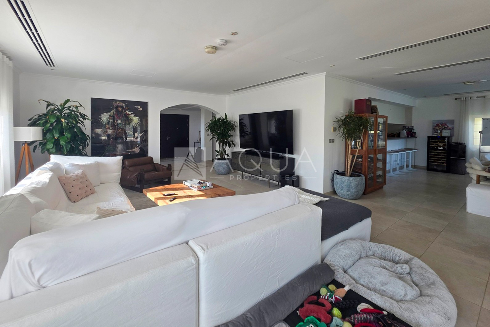 Semi Upgraded | Corner Plot | Multiple Options