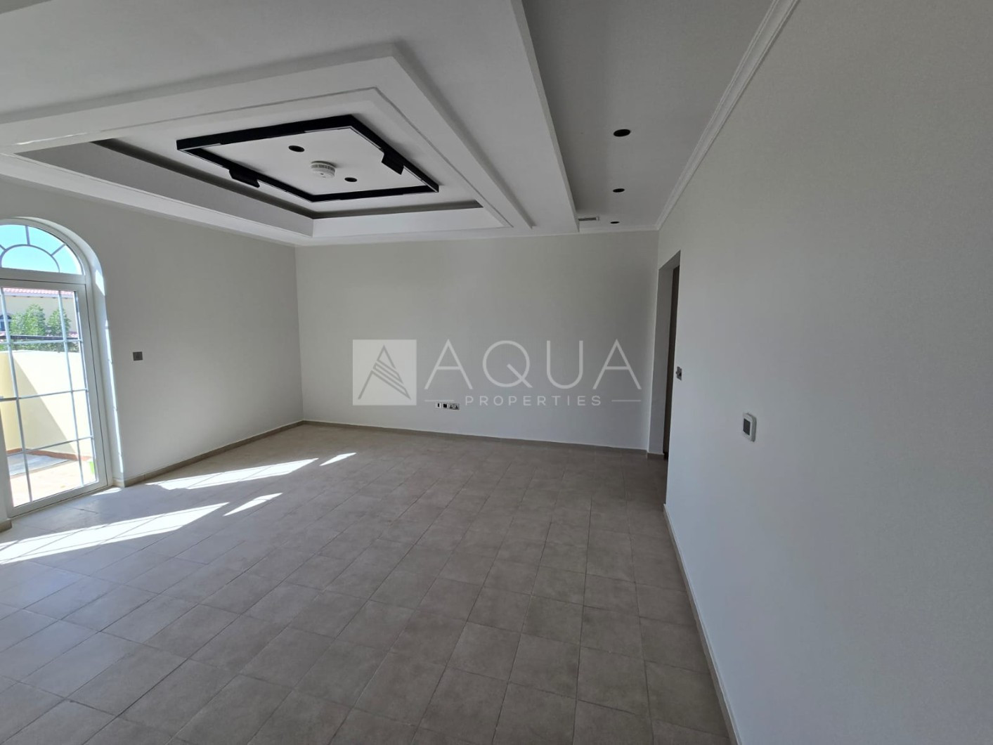 Upgraded | Vacant | Private Pool | Internal Location