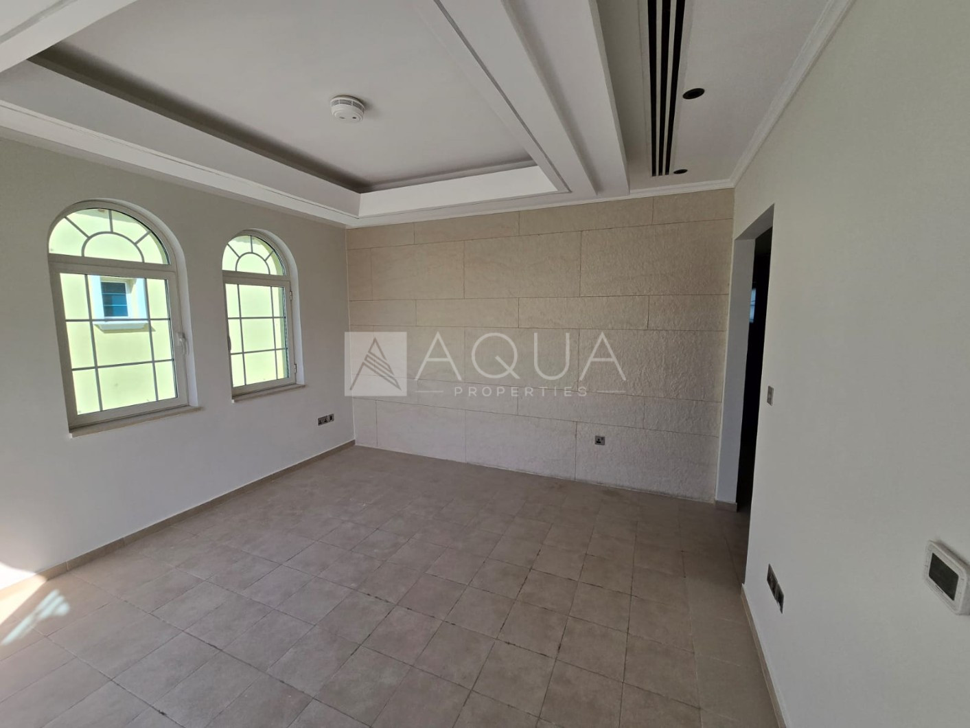 Upgraded | Vacant | Private Pool | Internal Location