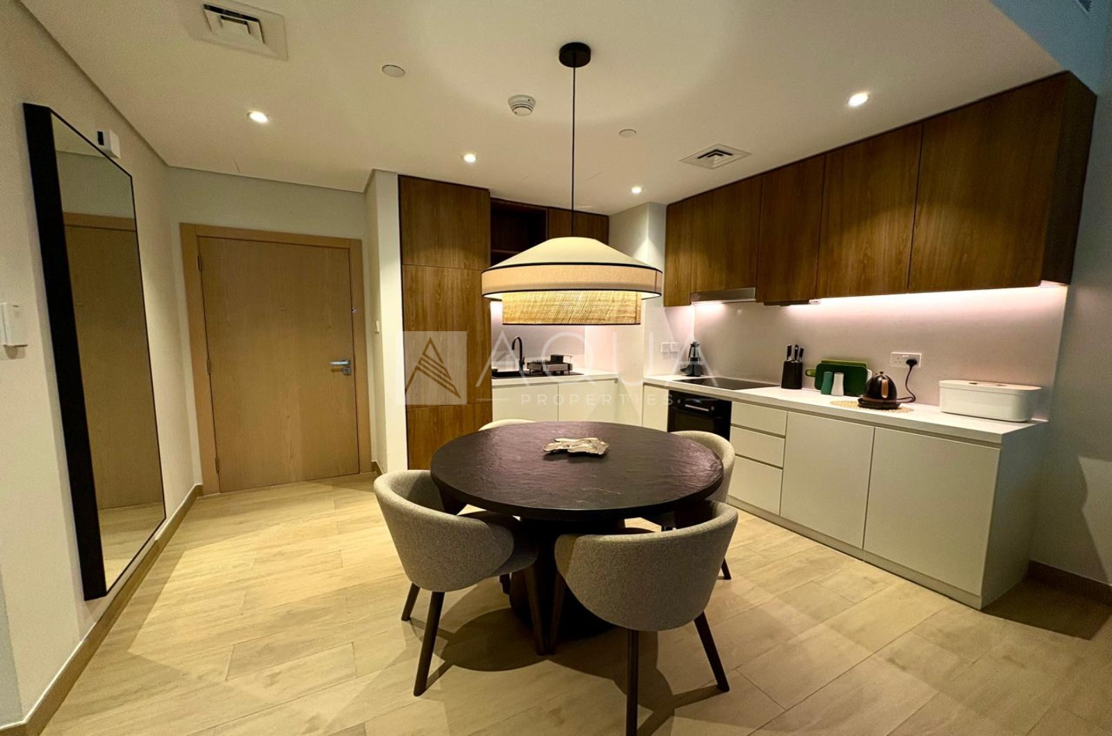 Luxury 1BR with Sea & City Skyline Views