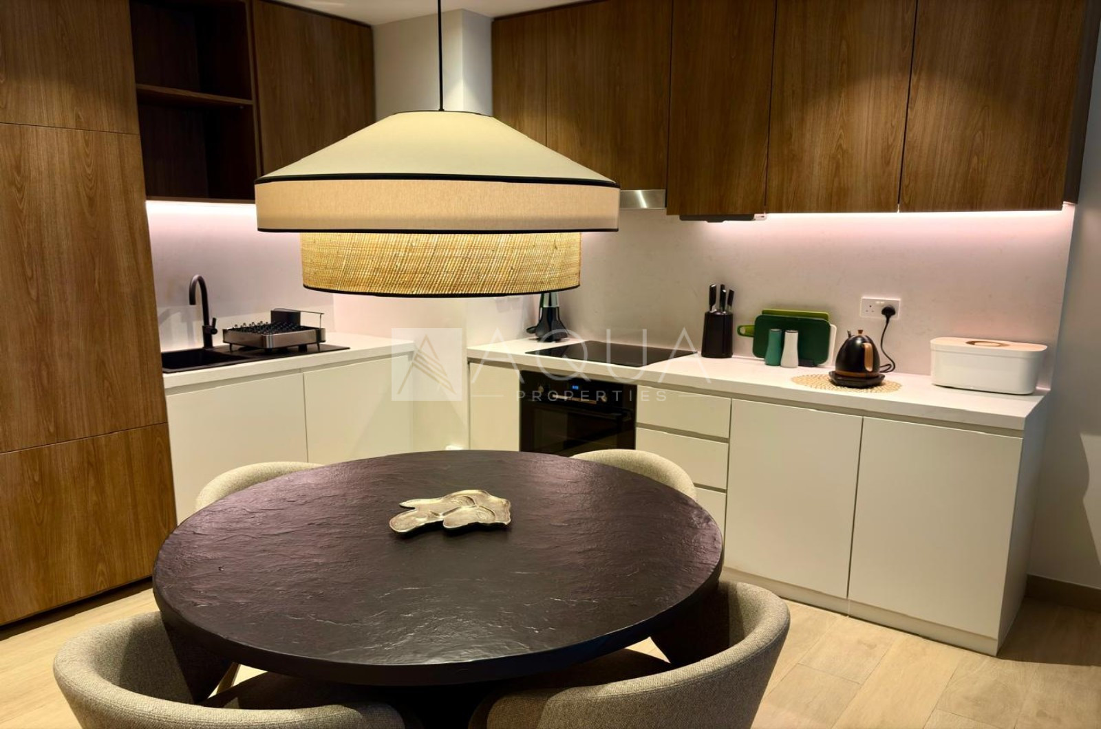 Luxury 1BR with Sea & City Skyline Views