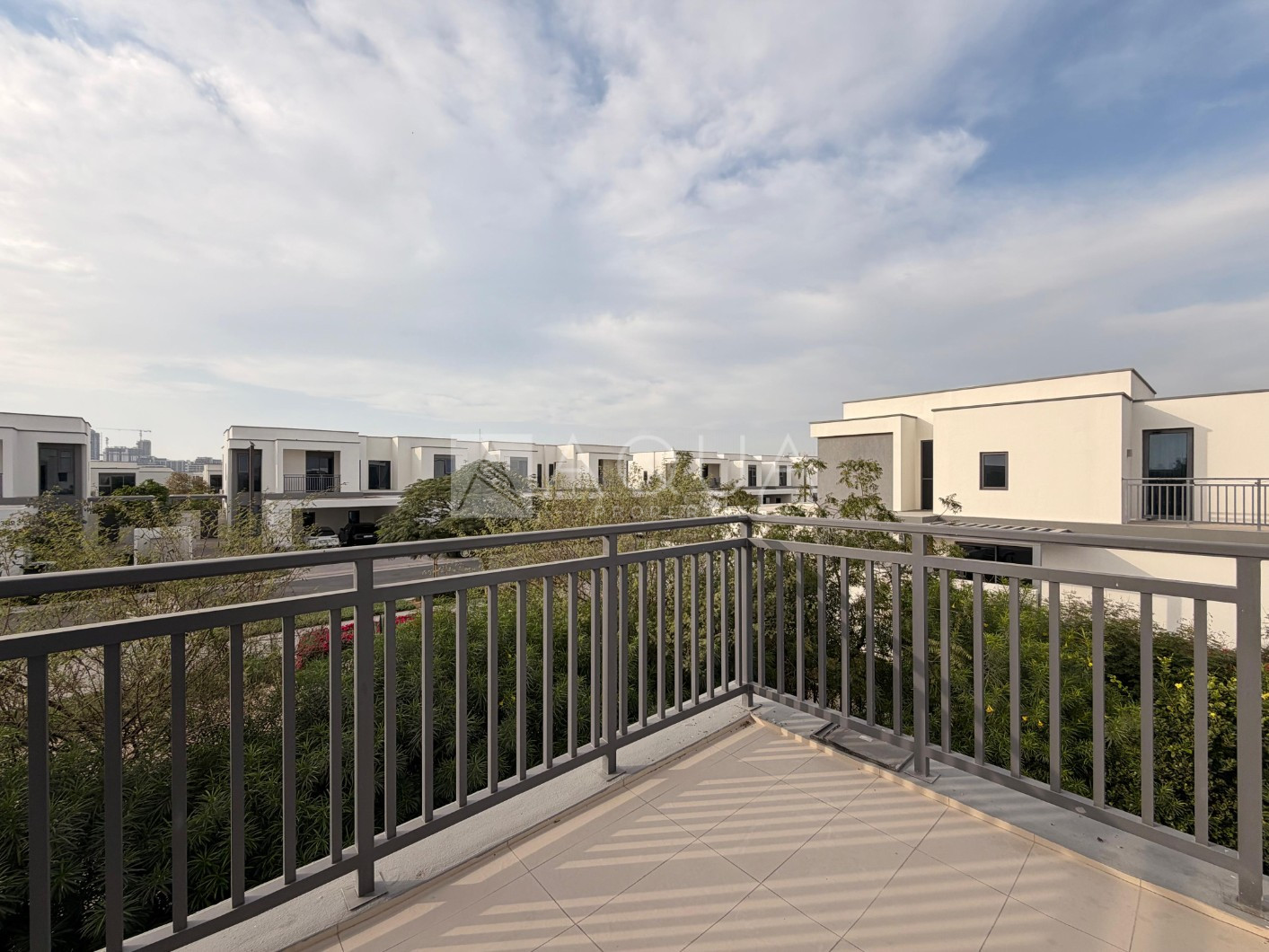 Corner Villa | Vacant | 4 BR + Maids    