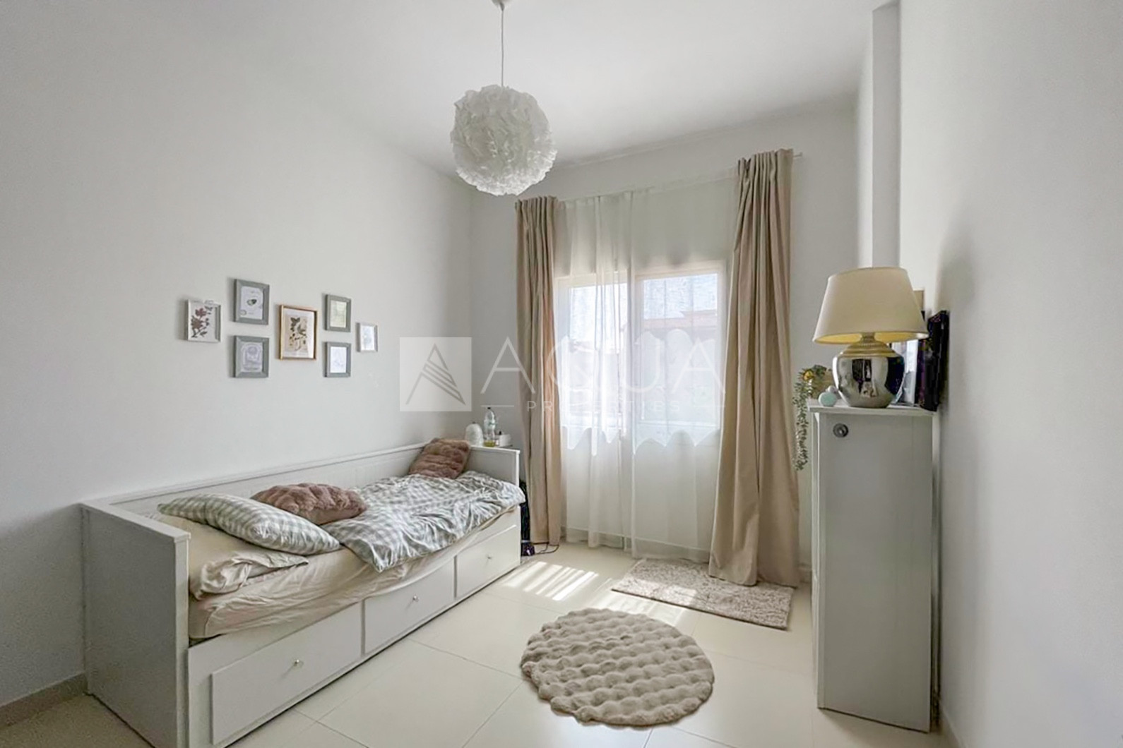 SINGLE ROW l BRIGHT AND SPACIOUS l TYPE B