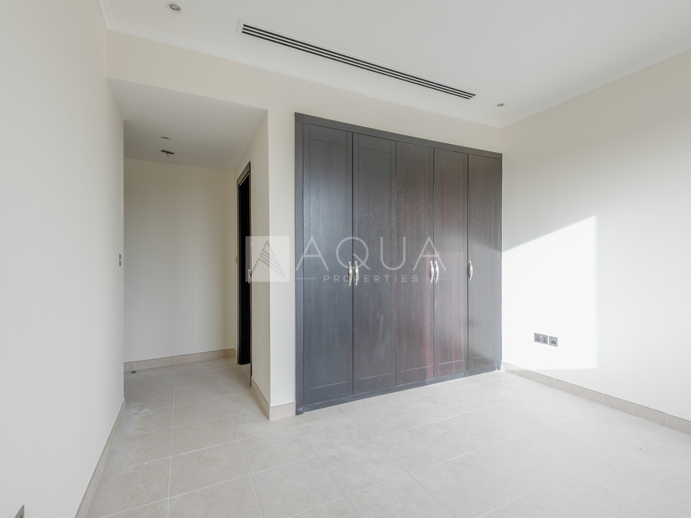 Upgraded Private 4 Bed | Park Facing  