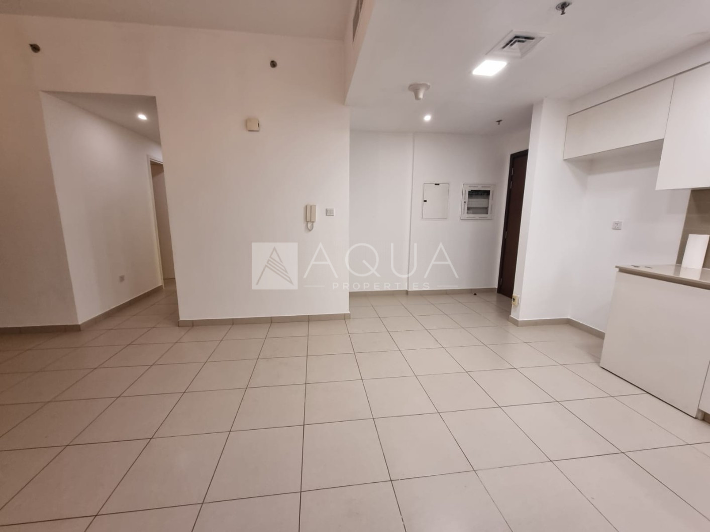 Large Layout | Bright Interiors | Family Community