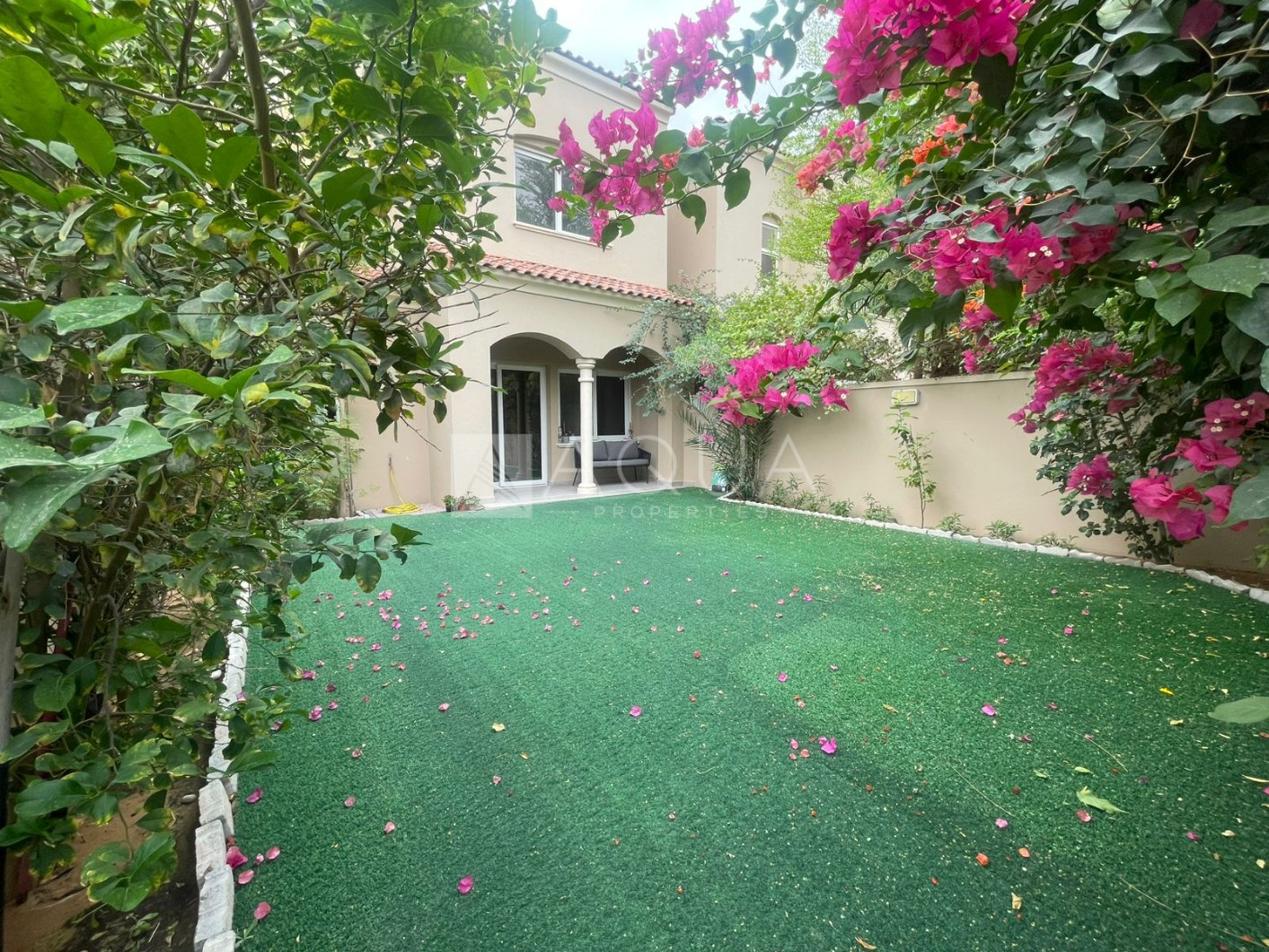 PREMIUM UNIT | RARE HUGE PLOT | SINGLE ROW