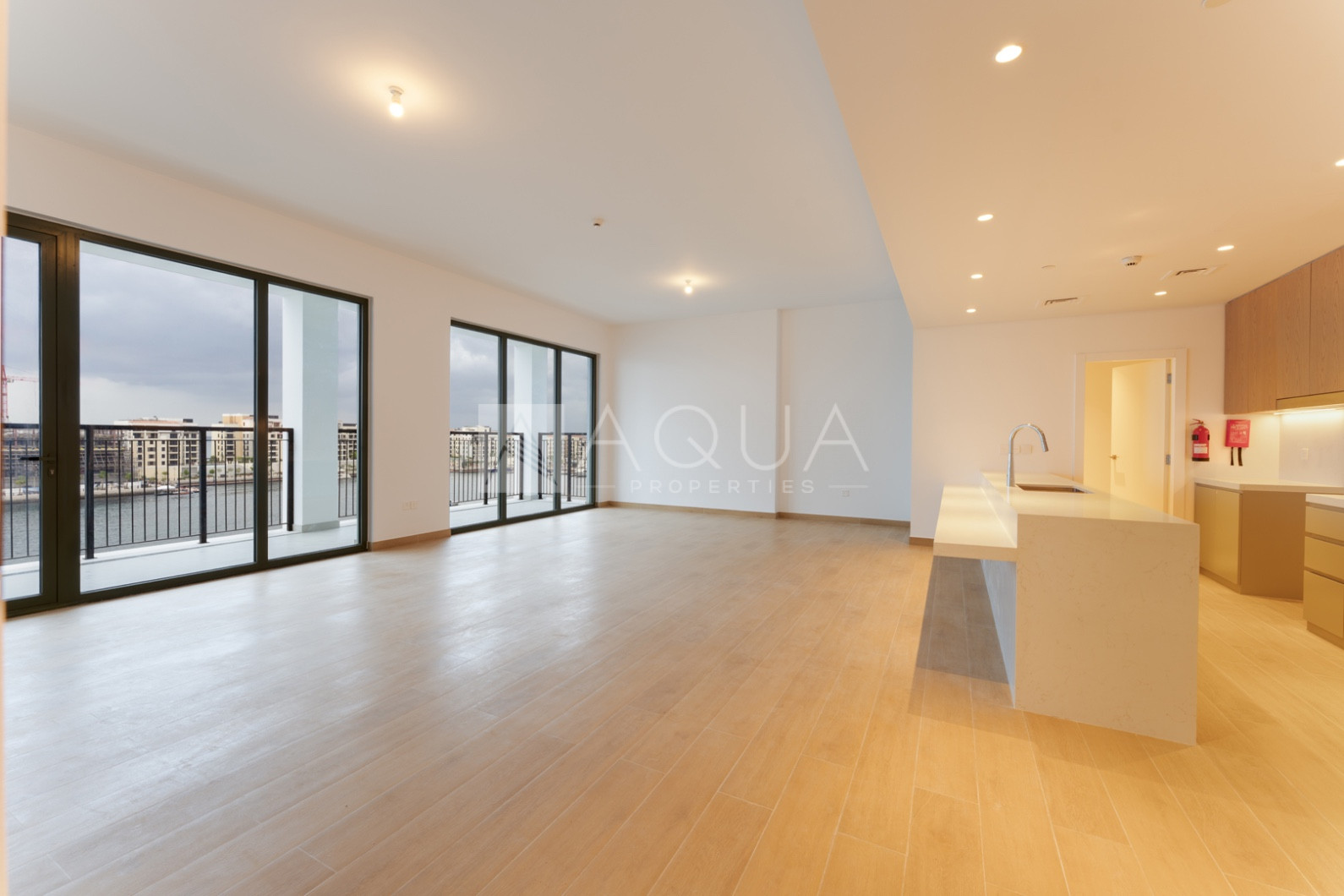 Stunning Sunsets | Maids Room | Huge Master