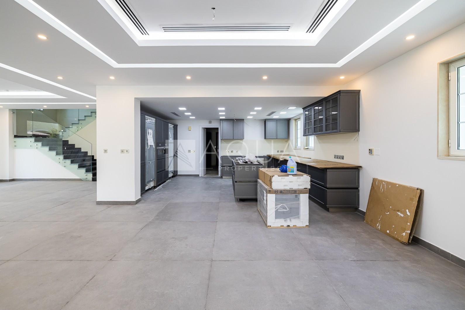 Fully Renovated 4 Bed Large | Premium District 4