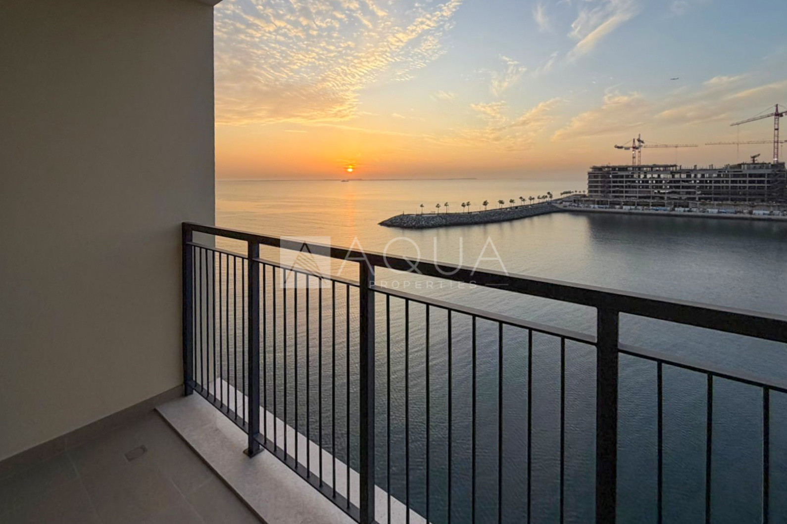 Stunning Sunsets | Maids Room | Huge Master