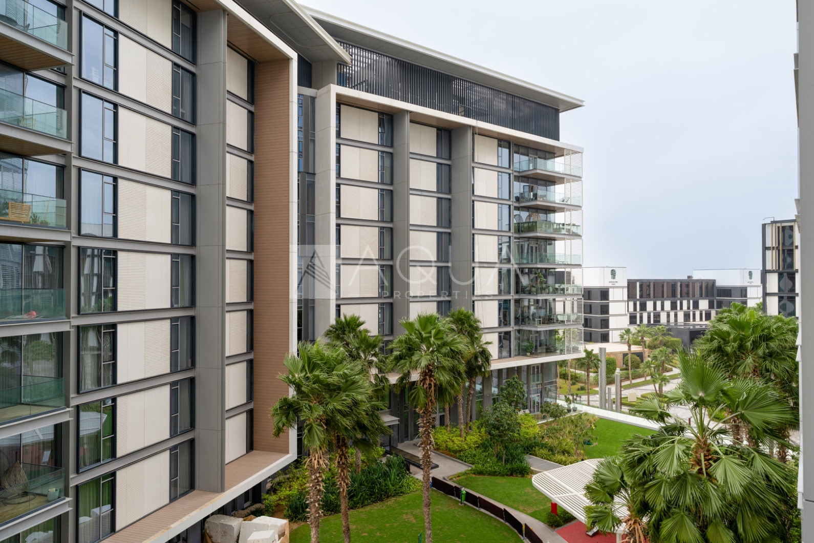 Best Price 3 BR plus Maids | Corner Garden 