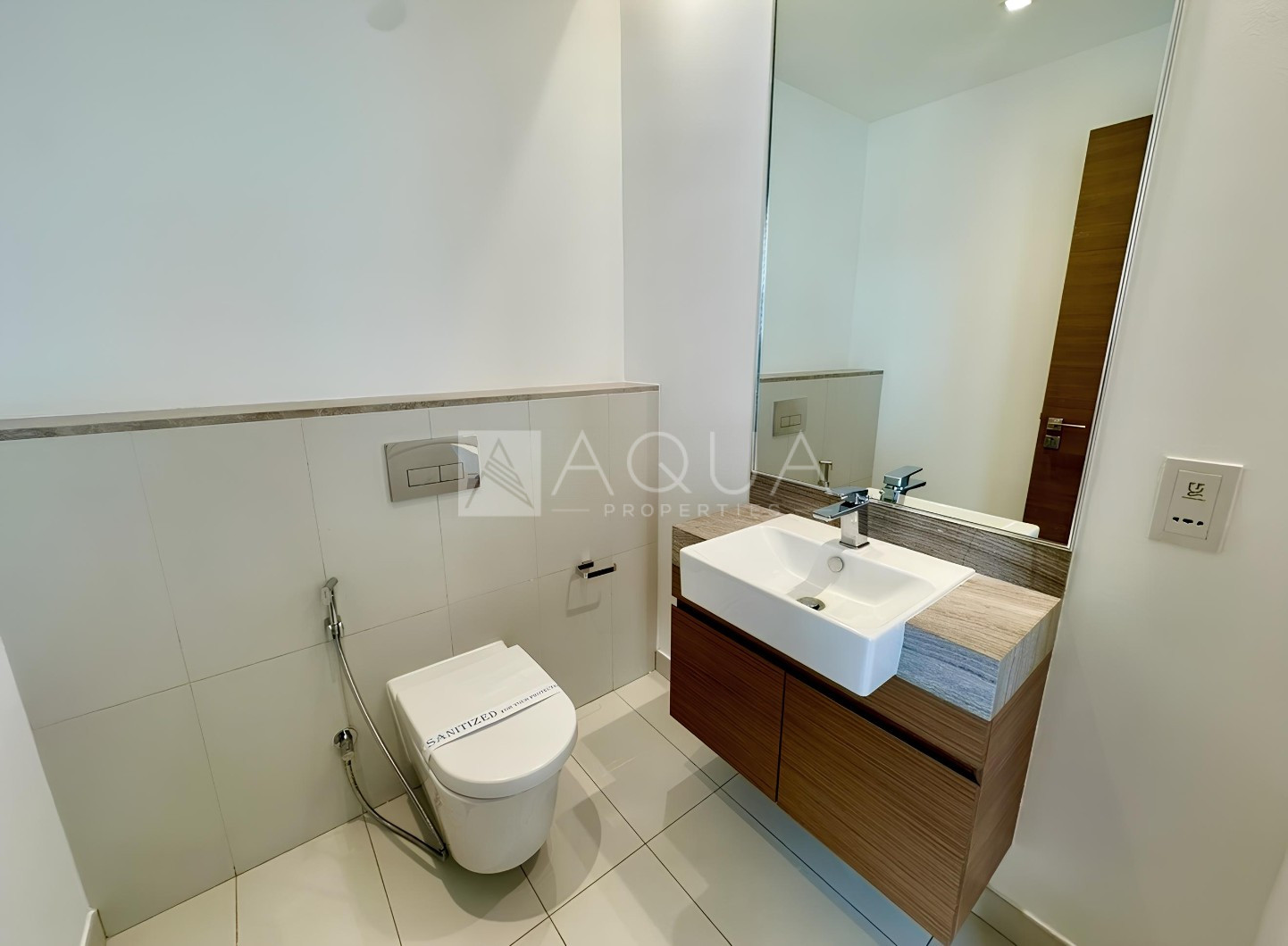 Top Floor | Prime Area | Near Downtown 