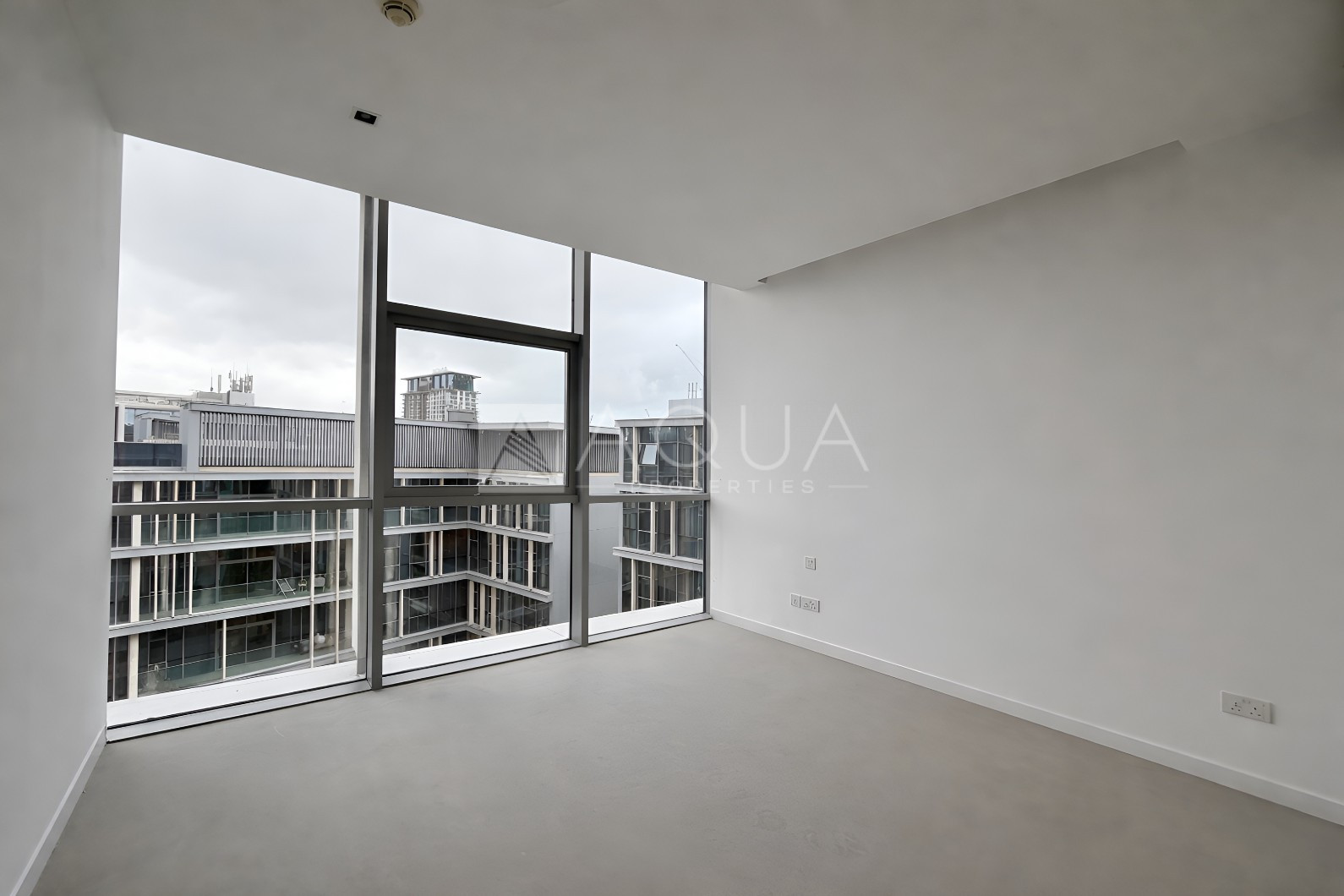 Top Floor | Prime Area | Near Downtown 