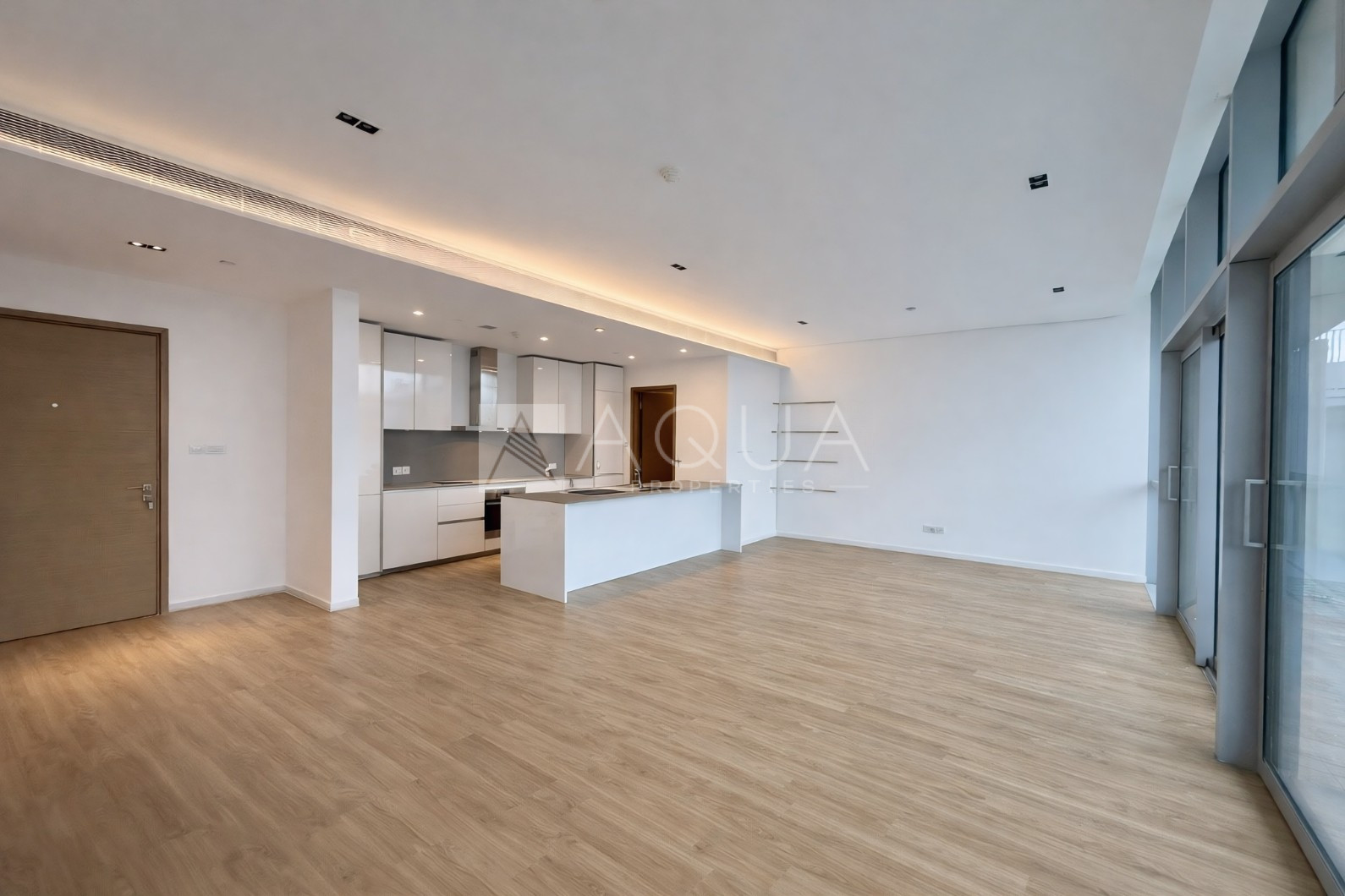 Top Floor | Prime Area | Near Downtown 