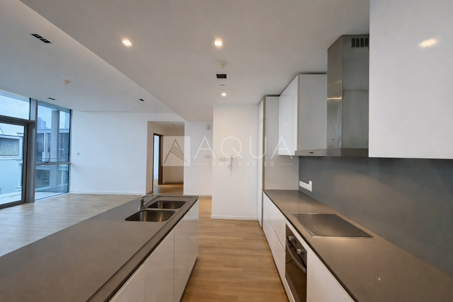 Top Floor | Prime Area | Near Downtown 