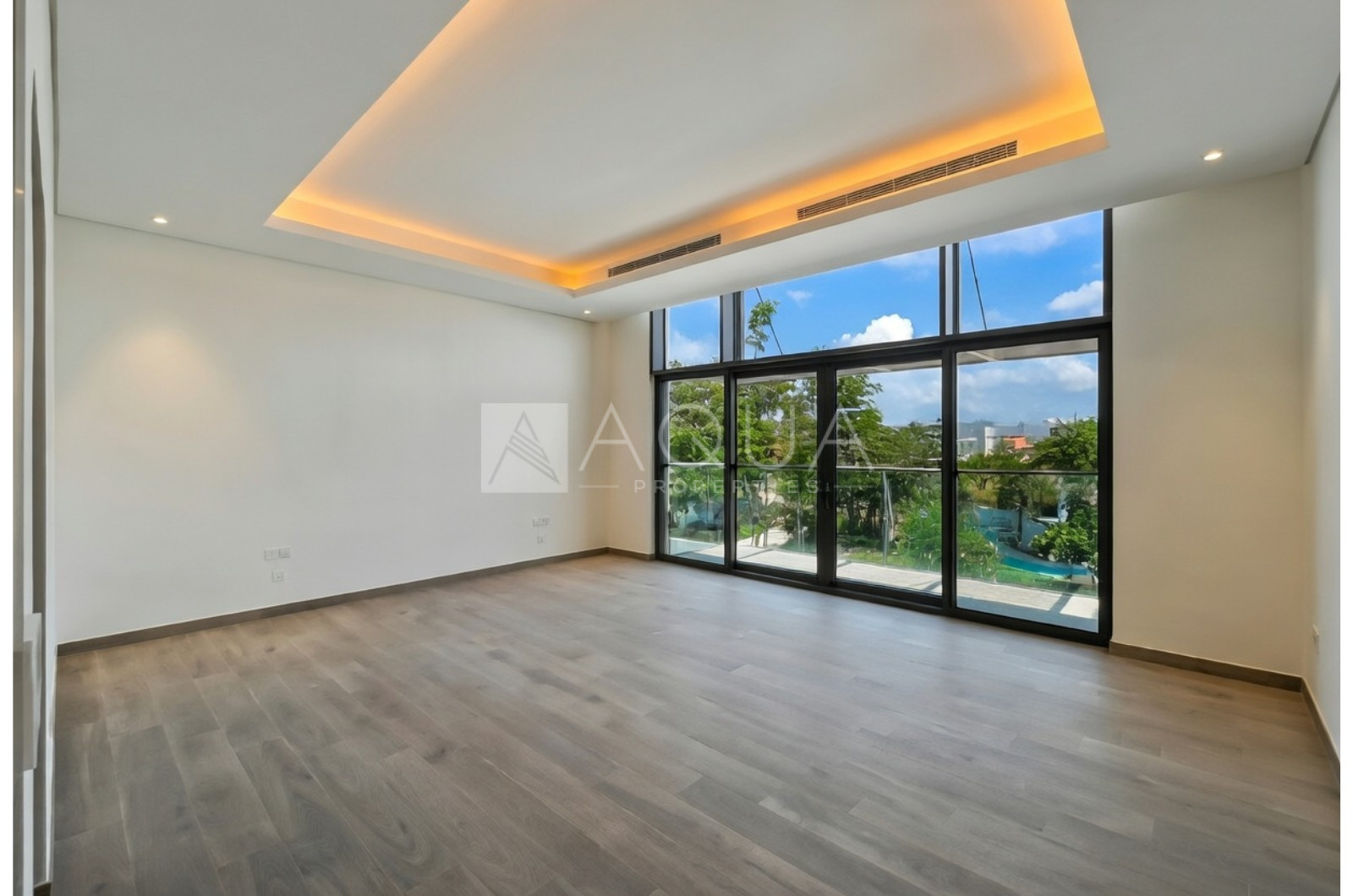  Direct Crystal Lagoon & Beach | 6 Bed Villa