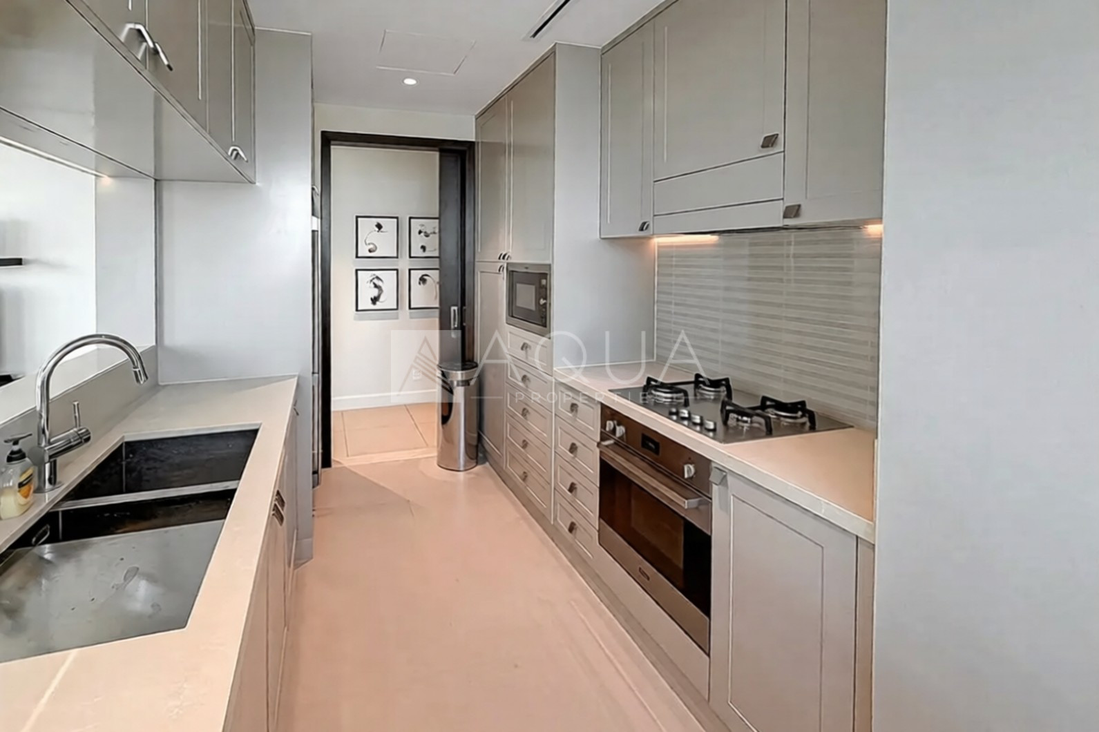 Luxury 2 BR | Burj & Fountain View | Corner Layout