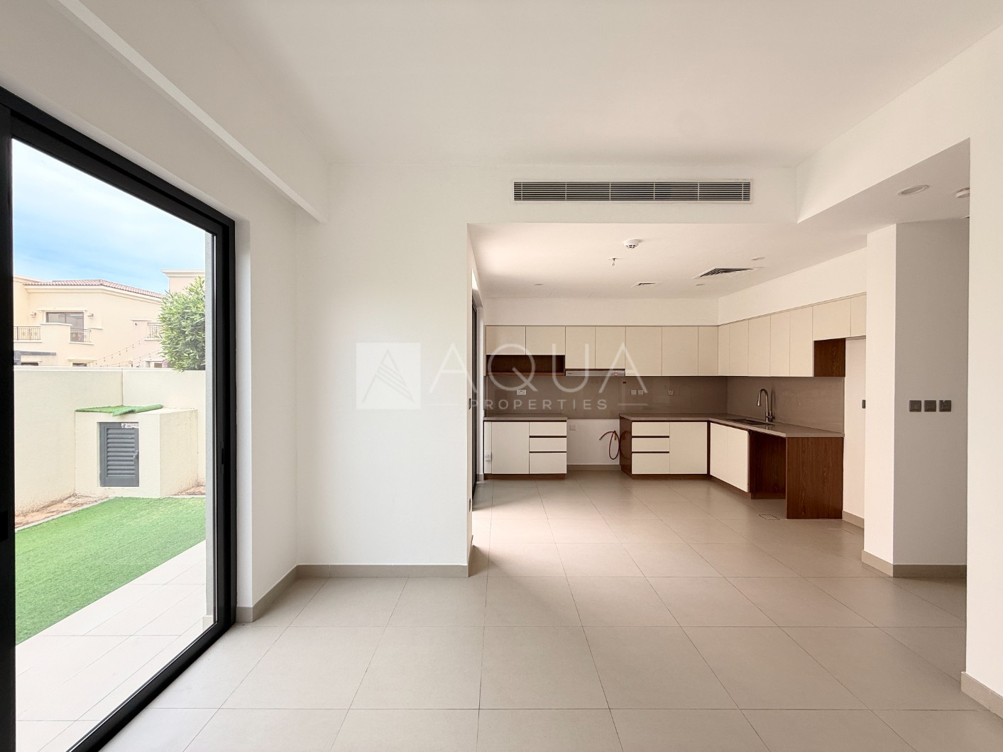 PRIVATE GARDEN | WELL MAINTAINED | VACANT