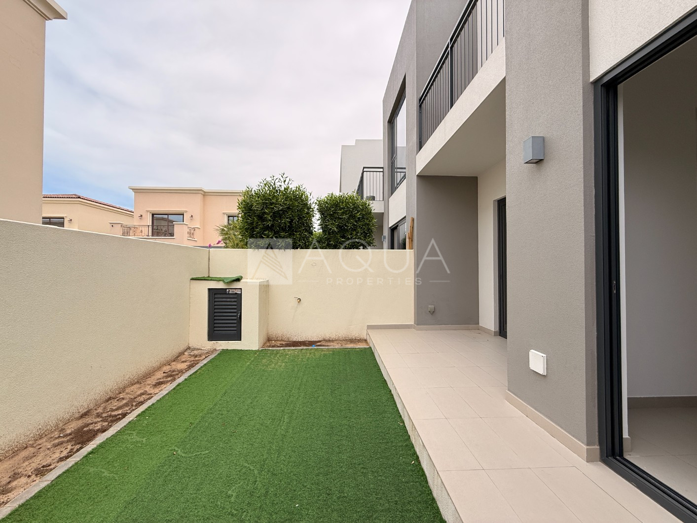 PRIVATE GARDEN | WELL MAINTAINED | VACANT