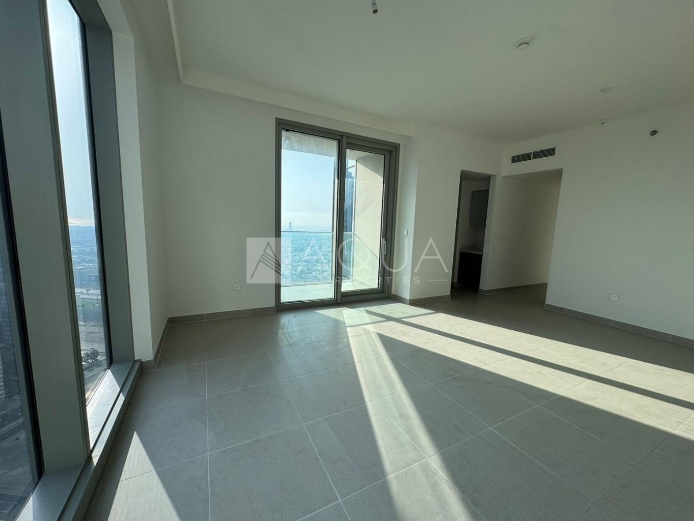 High Floor | Sea & Downtown View | Chiller Free