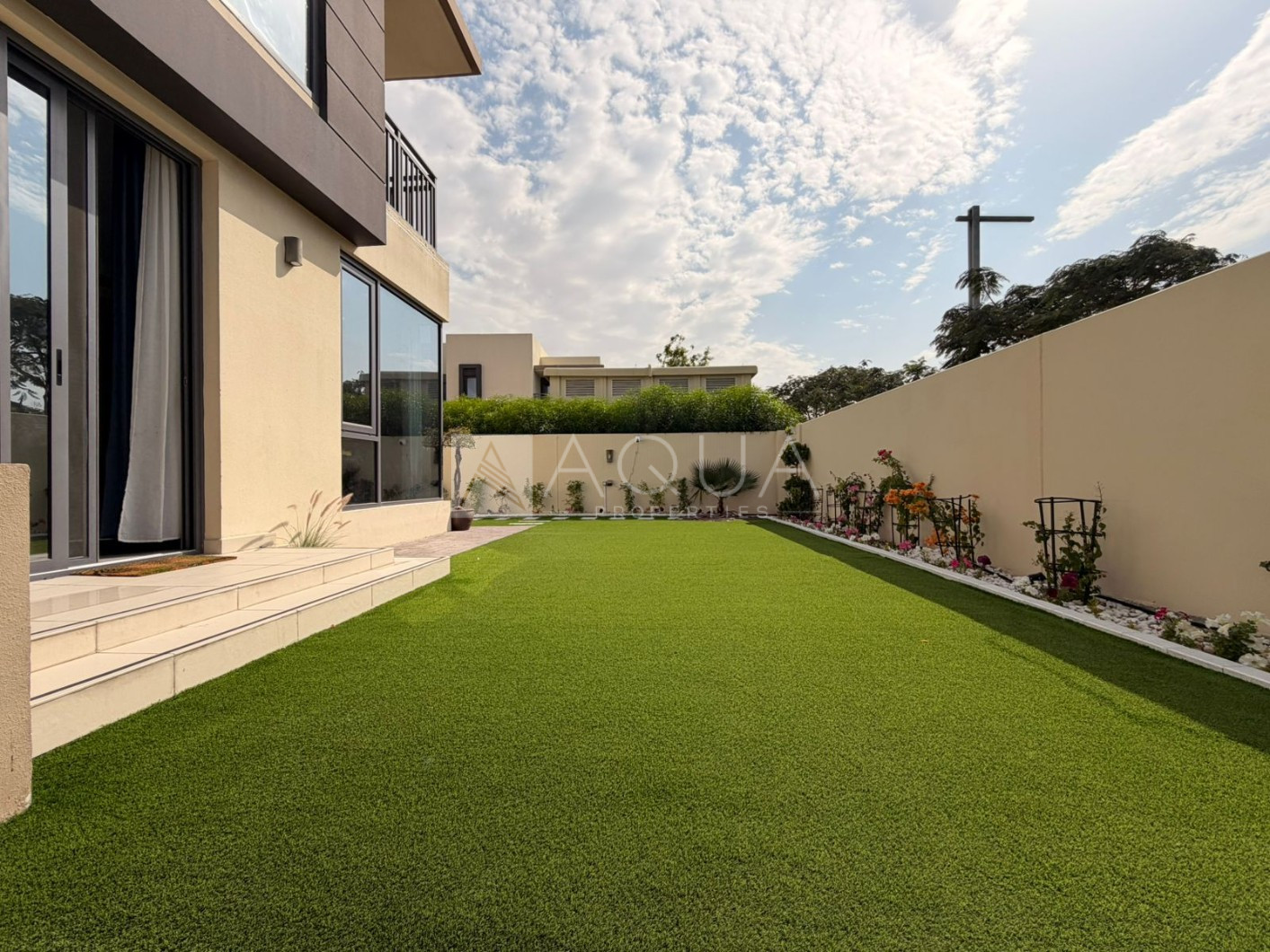 Exclusive | Beautiful Corner Villa | Single Row