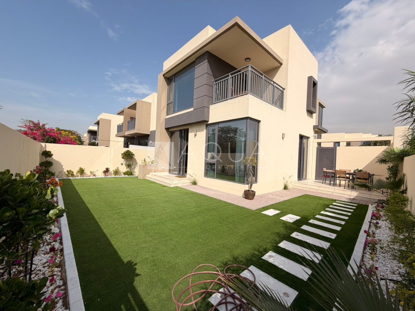 Exclusive | Beautiful Corner Villa | Single Row