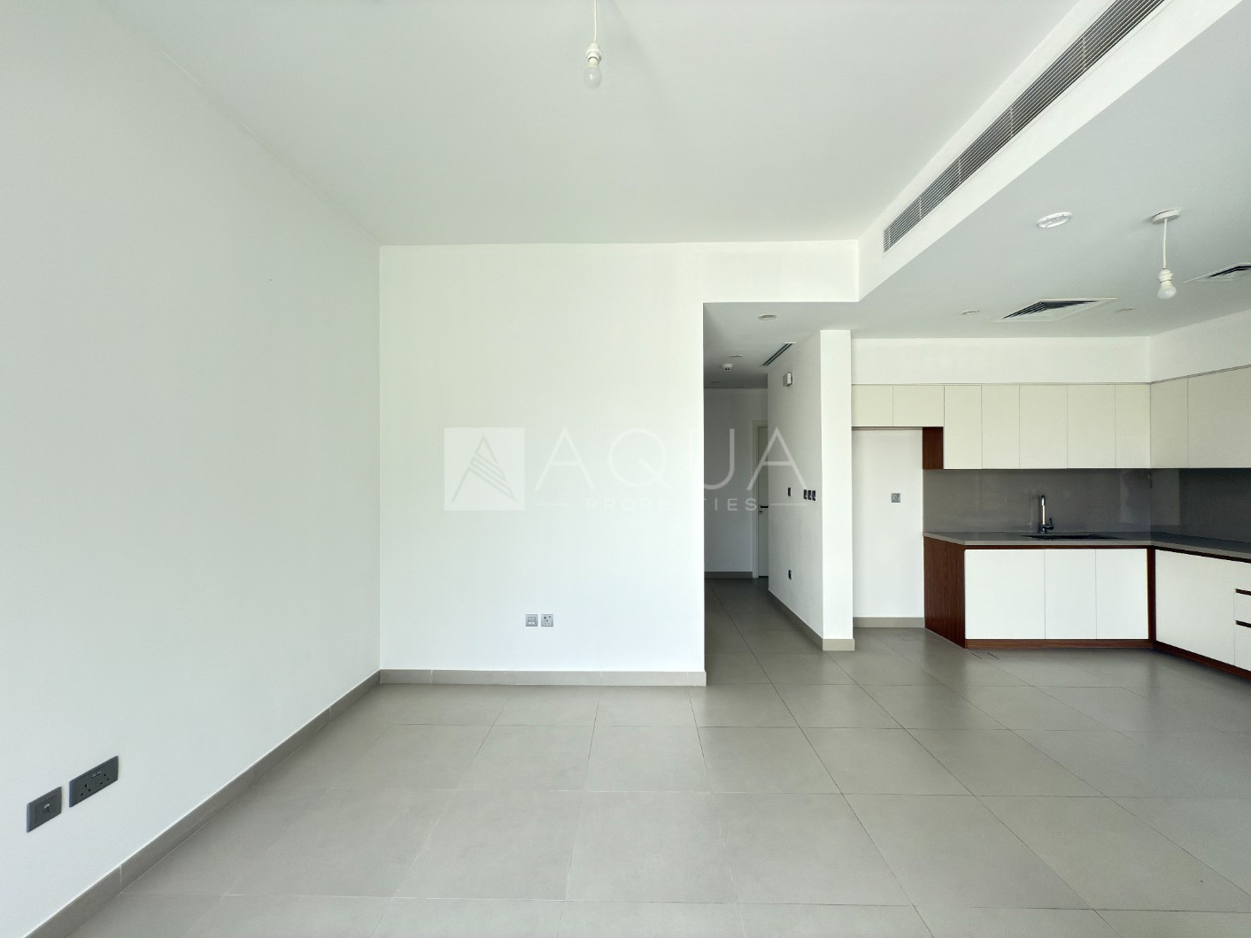 VACATING SOON | SINGLE ROW | SPACIOUS GARDEN