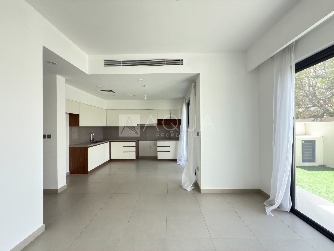 VACATING SOON | SINGLE ROW | SPACIOUS GARDEN