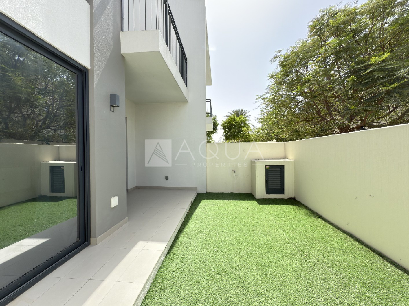 VACATING SOON | SINGLE ROW | SPACIOUS GARDEN