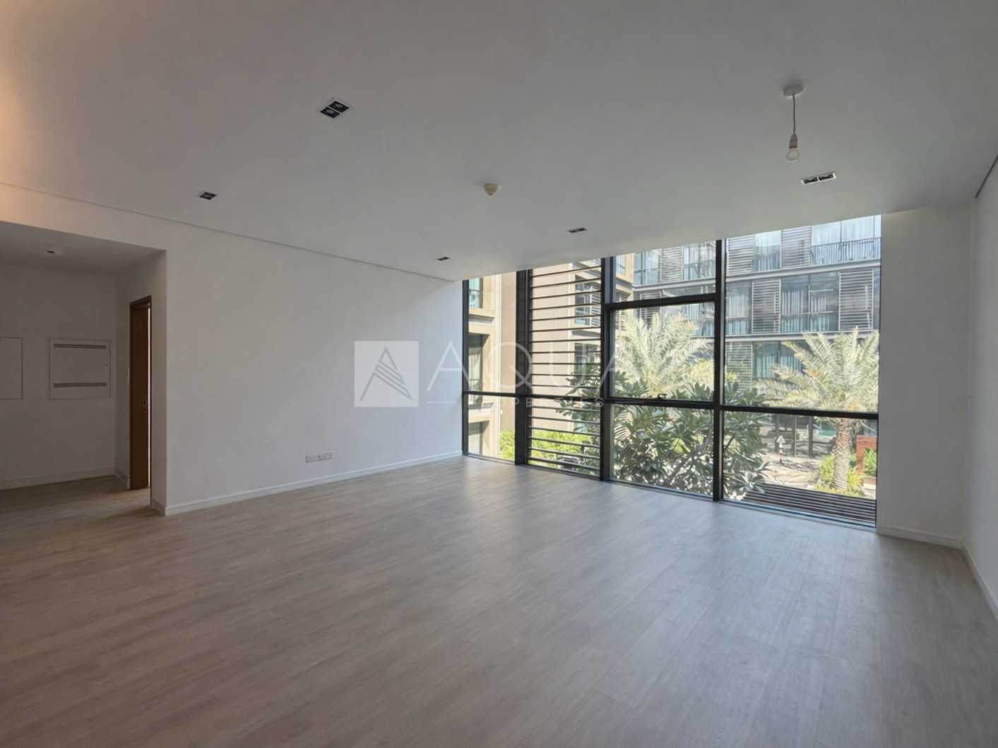 Vacant | Boulevard View | Spacious Unit 