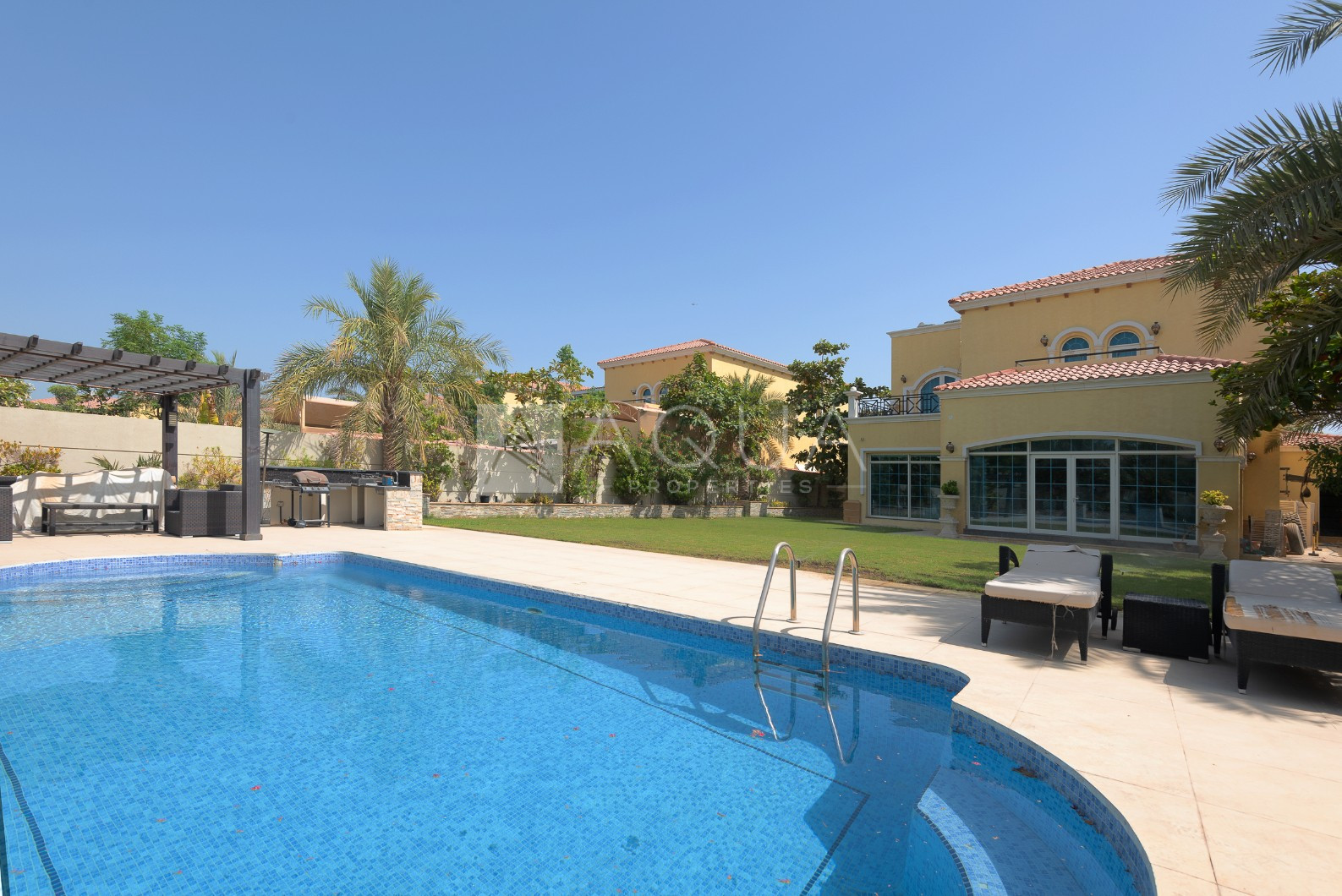 4BR Extended | Premium District 4 | Huge Plot