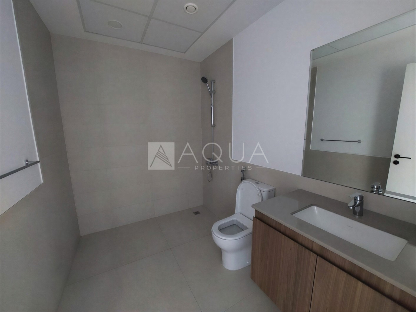 Vacant  | Single row | Great Location | Call Now